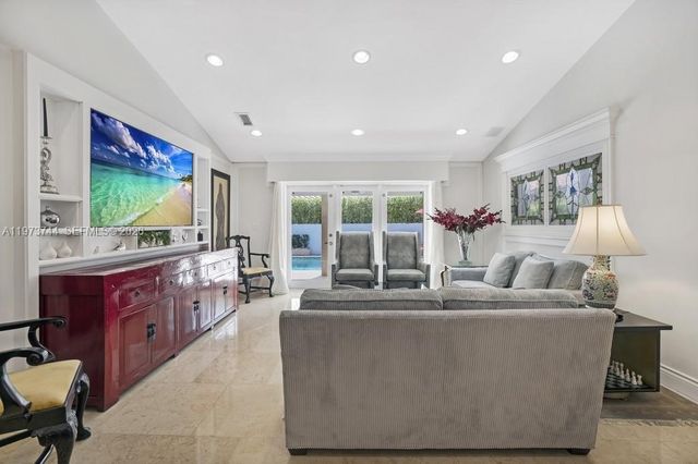 7812 SW 88th Ter, Miami, FL 33156