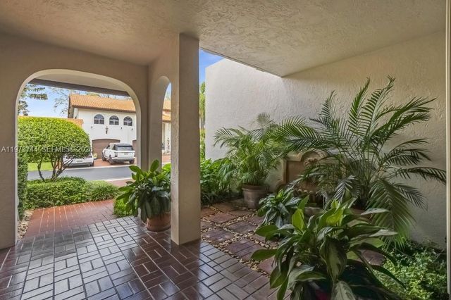 7812 SW 88th Ter, Miami, FL 33156