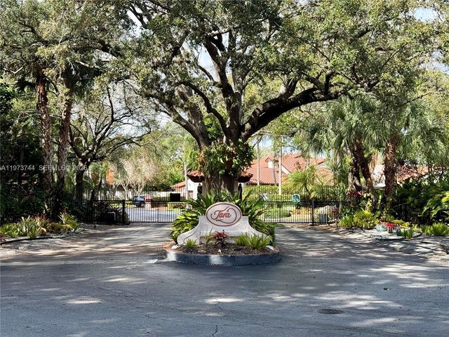 7812 SW 88th Ter, Miami, FL 33156