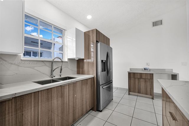 451 E 37th St, Hialeah, FL 33013