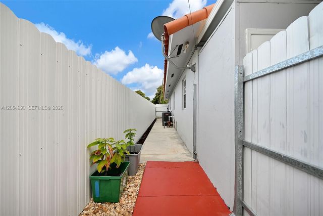 451 E 37th St, Hialeah, FL 33013