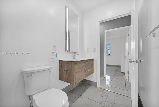 451 E 37th St, Hialeah, FL 33013