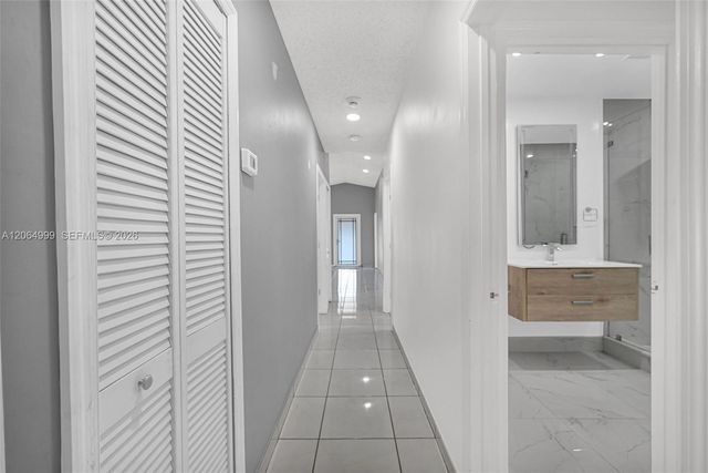 451 E 37th St, Hialeah, FL 33013