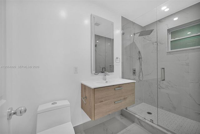 451 E 37th St, Hialeah, FL 33013