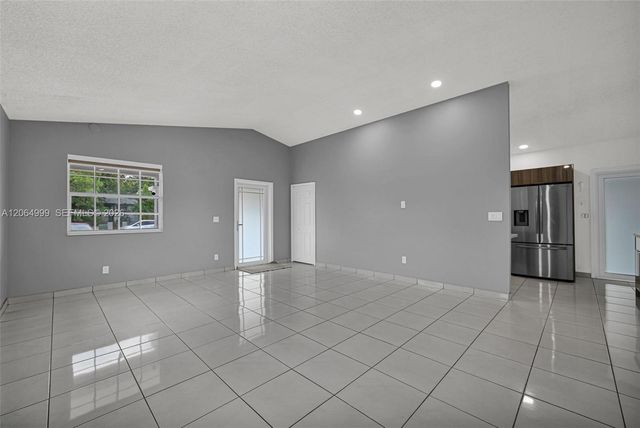 451 E 37th St, Hialeah, FL 33013