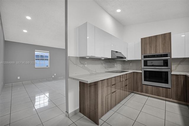 451 E 37th St, Hialeah, FL 33013