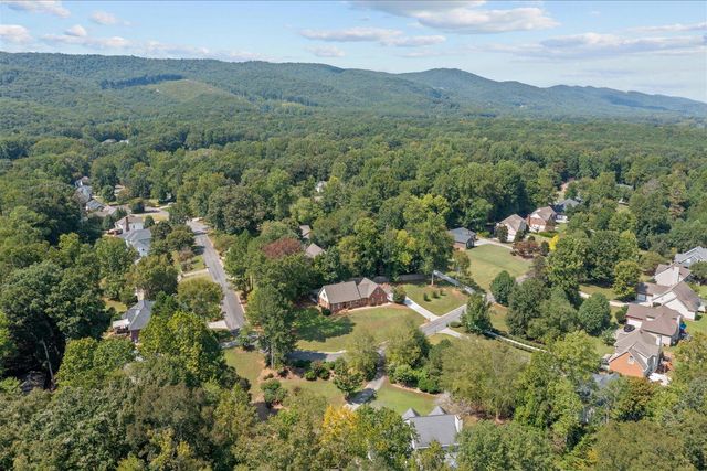 2654 Foxmore Circle, Dalton, GA 30720