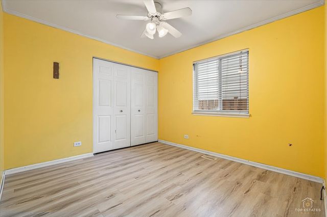 608 N White Lane, Hainesville, IL 60030