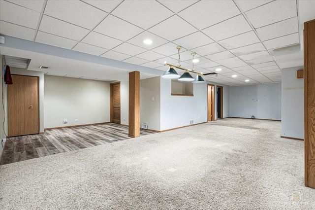608 N White Lane, Hainesville, IL 60030