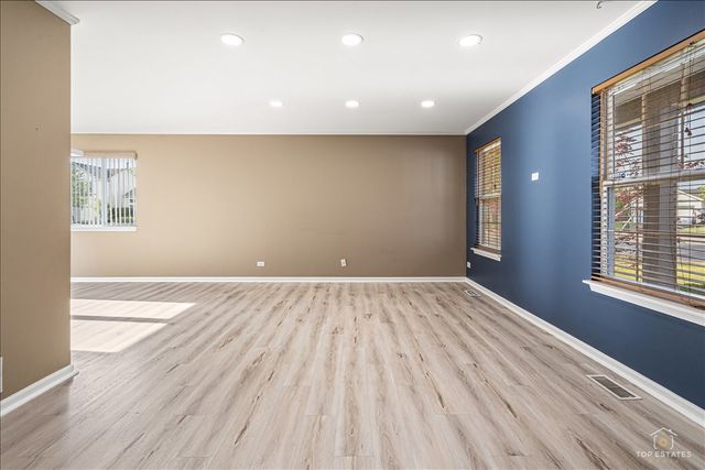 608 N White Lane, Hainesville, IL 60030