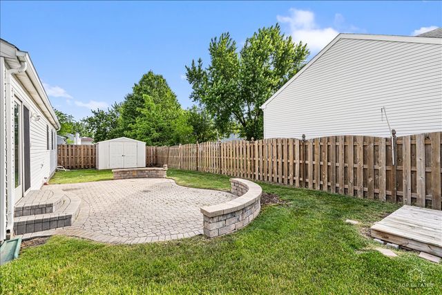 608 N White Lane, Hainesville, IL 60030