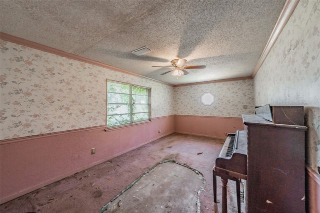 202 Mathis Street, Seagoville, TX 75159