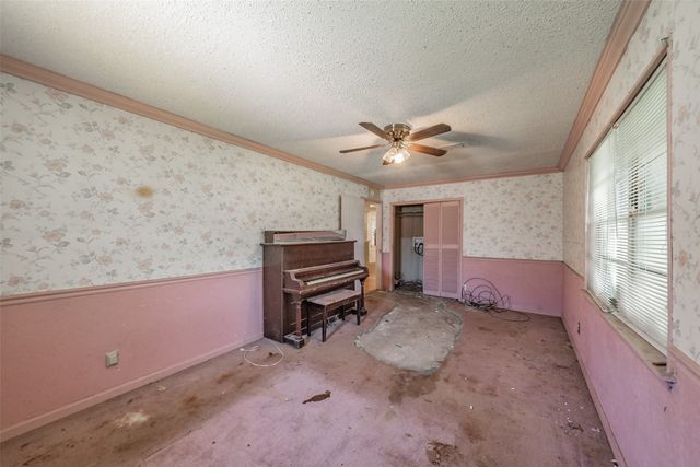 202 Mathis Street, Seagoville, TX 75159