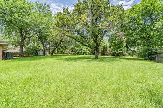202 Mathis Street, Seagoville, TX 75159