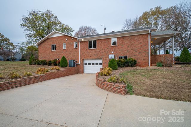 1894 Hwy 73 Highway, Iron Station, NC 28080