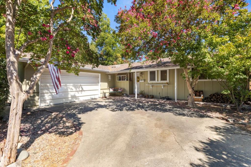 2501 Los Feliz Way, Carmichael, CA 95608