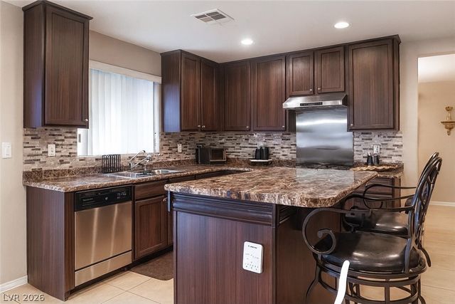 8867 Bonneville Peak Court, Las Vegas, NV 89148