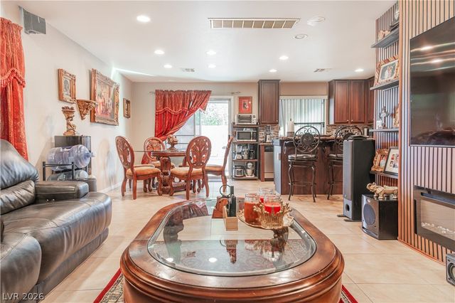 8867 Bonneville Peak Court, Las Vegas, NV 89148