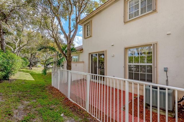 7919 NW 20th St, Pembroke Pines, FL 33024