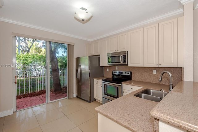 7919 NW 20th St, Pembroke Pines, FL 33024