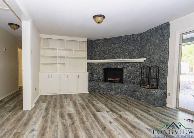 1909 Mary Jane Dr, Longview, TX 75601