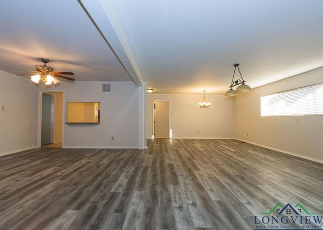 1909 Mary Jane Dr, Longview, TX 75601