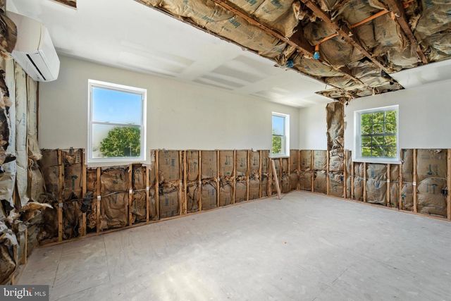 4 W OVERLEA AVE, Baltimore, MD 21206