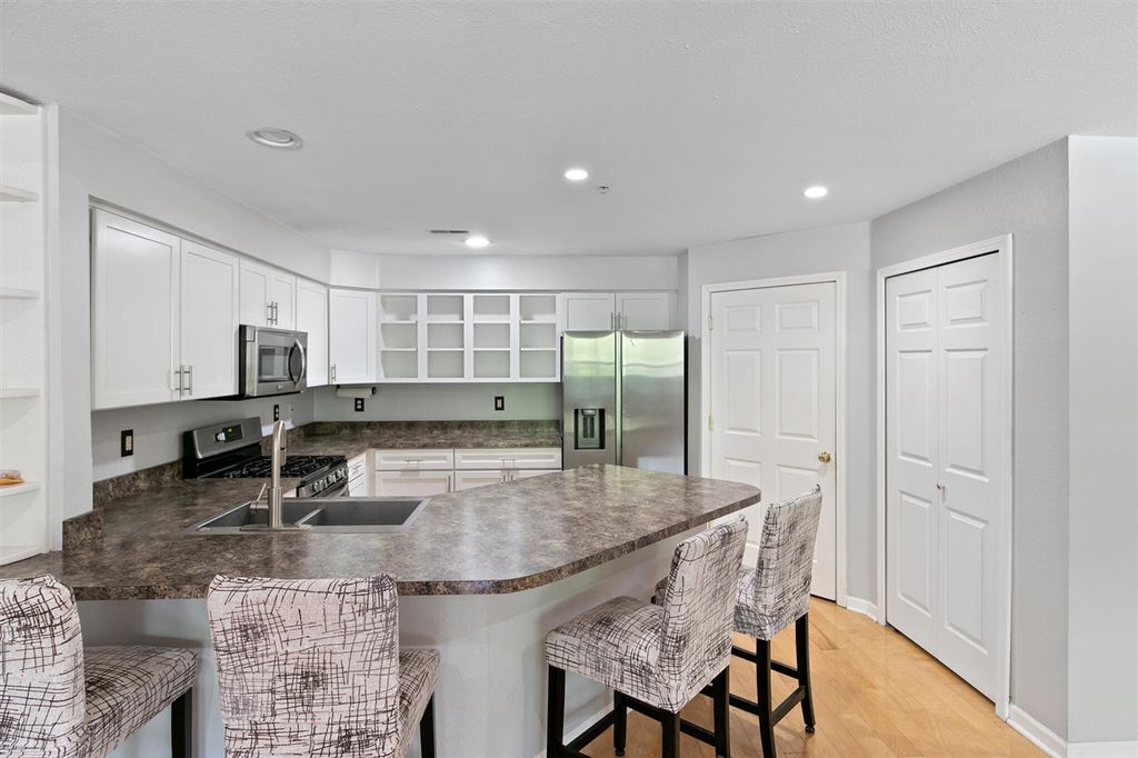 1407 Millbrook Trail, Ann Arbor, MI 48108