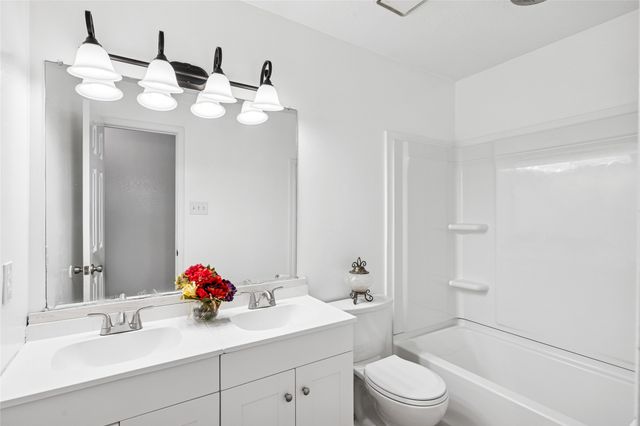 6402 Rockland Drive, Arlington, TX 76016