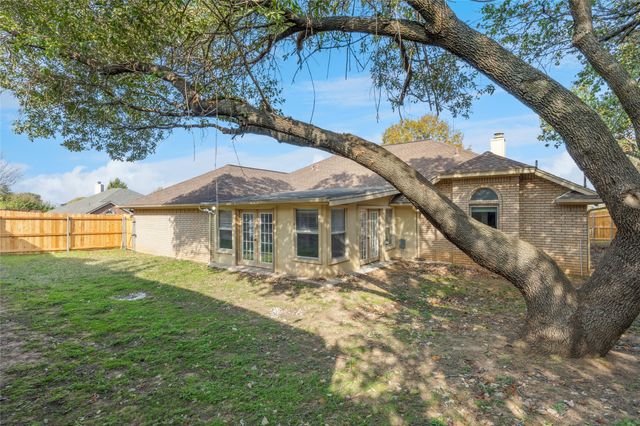 6402 Rockland Drive, Arlington, TX 76016
