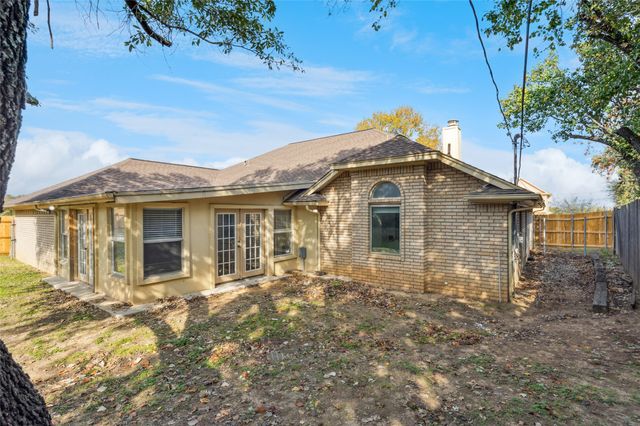 6402 Rockland Drive, Arlington, TX 76016
