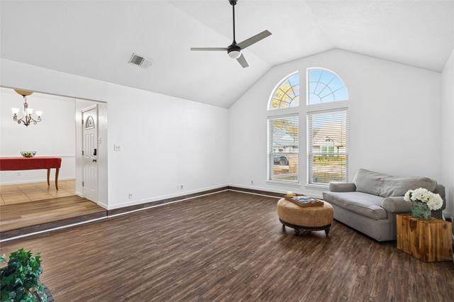 6402 Rockland Drive, Arlington, TX 76016