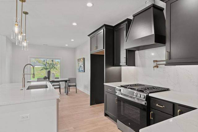 2801 EASLEY CABIN CIR, Columbia, MO 65201