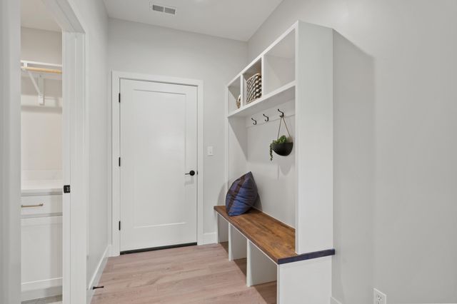 2801 EASLEY CABIN CIR, Columbia, MO 65201