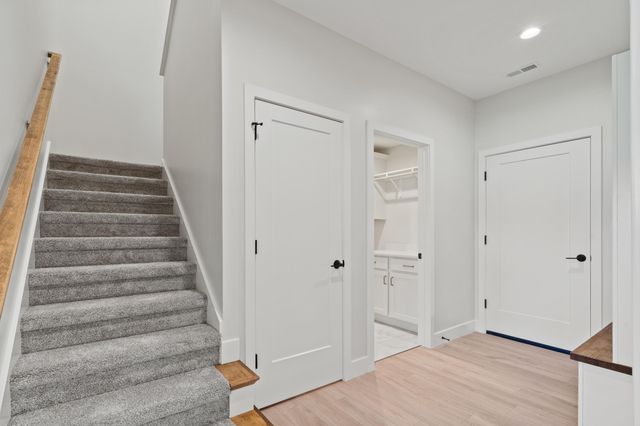 2801 EASLEY CABIN CIR, Columbia, MO 65201