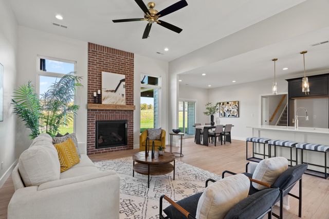 2801 EASLEY CABIN CIR, Columbia, MO 65201