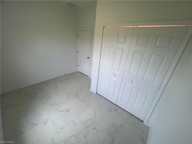 2805 20th ST SW, Lehigh Acres, FL 33976