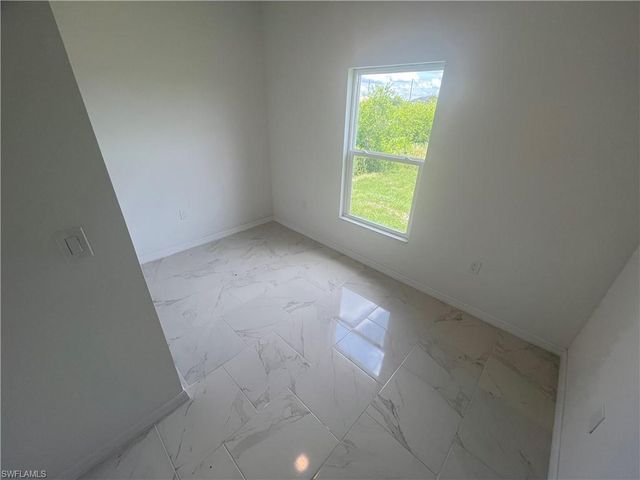 2805 20th ST SW, Lehigh Acres, FL 33976