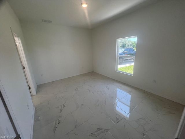 2805 20th ST SW, Lehigh Acres, FL 33976