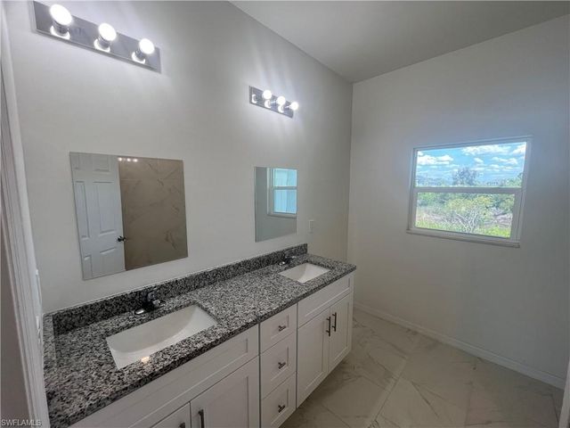 2805 20th ST SW, Lehigh Acres, FL 33976