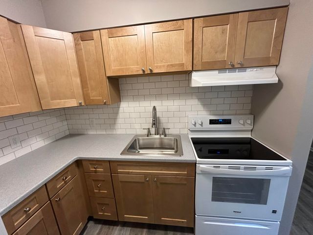 8943 N 300 W, Lake Village, IN 46349