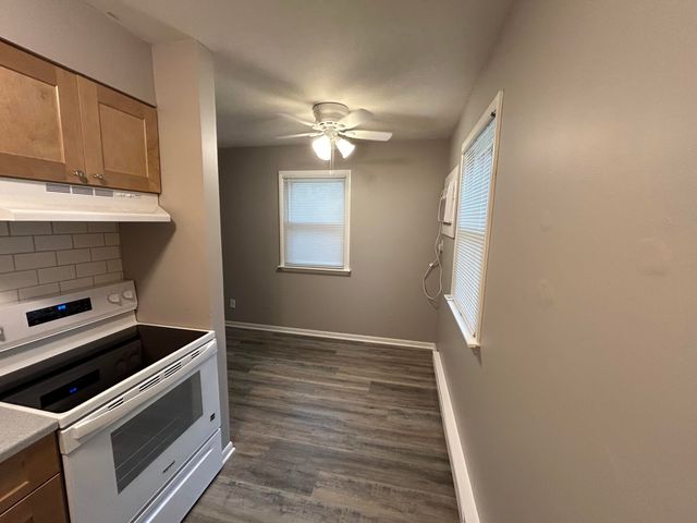 8943 N 300 W, Lake Village, IN 46349