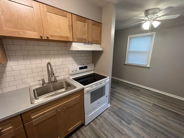 8943 N 300 W, Lake Village, IN 46349