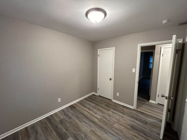 8943 N 300 W, Lake Village, IN 46349