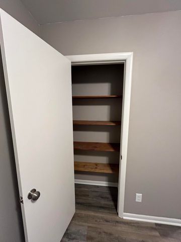 8943 N 300 W, Lake Village, IN 46349