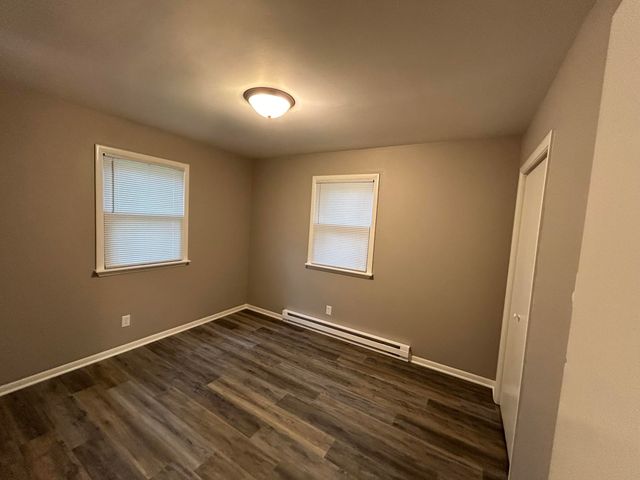 8943 N 300 W, Lake Village, IN 46349