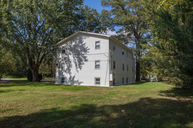 8943 N 300 W, Lake Village, IN 46349