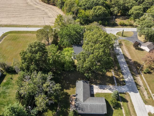 8943 N 300 W, Lake Village, IN 46349