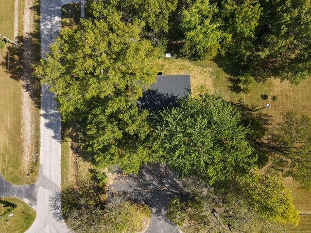 8943 N 300 W, Lake Village, IN 46349