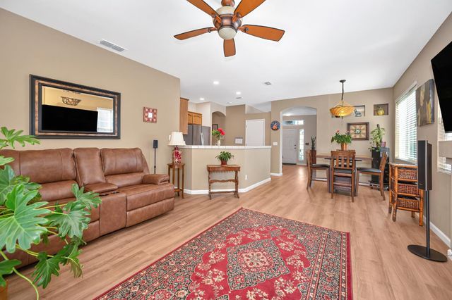 9158 Rose Parade Way, Sacramento, CA 95826